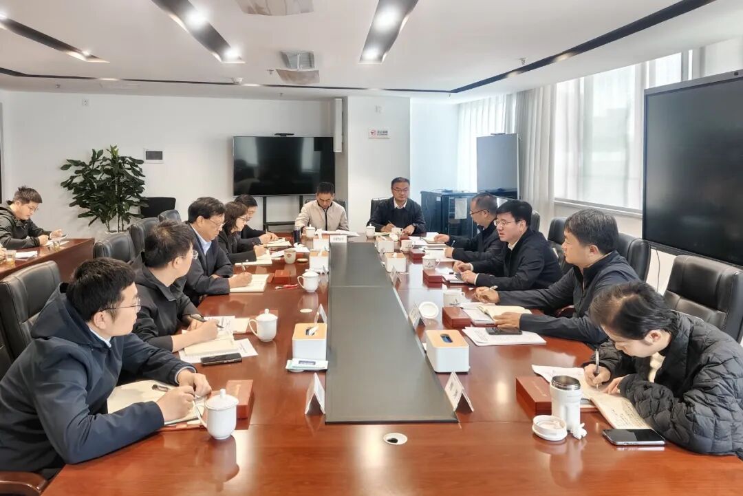 华体hui会体育与农发行云南省分行交流座谈