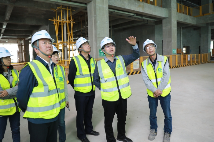 “随机式”问答，推动基层党建——李家龙调研基层党建工作