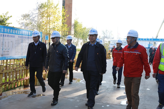 ​华体hui会体育机关第一党支部与总承包公司直管二十党支部开展“共建交流”活动