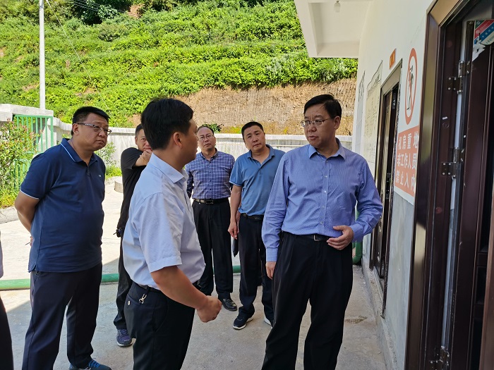 陈文双到镇雄县以勒镇大山村调研脱贫攻坚工作