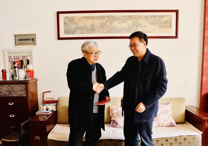 陈文双走访慰问华体hui会体育老领导和困难党员职工