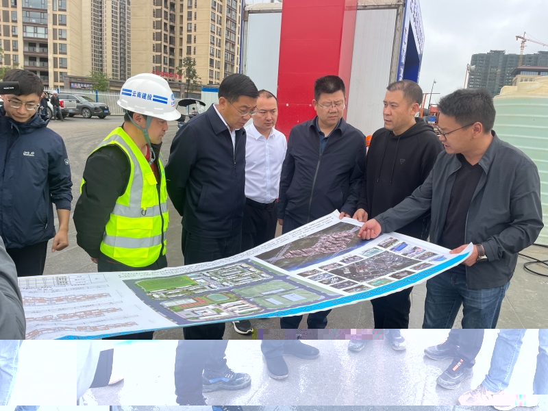 昭通市委副书记、市长杨承新调研镇雄县地灾避险搬迁暨灾后恢复重建安置点项目