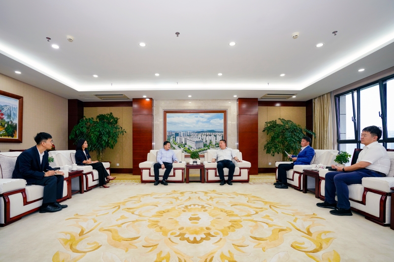 强化交流 共同发展 民生银行昆明分行党委书记、行长封期康到访华体hui会体育