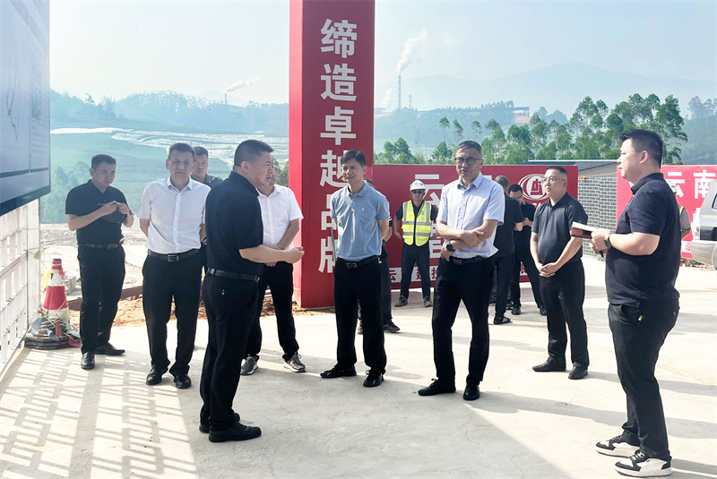 普洱市委常委、常务副市长李旭东调研景谷林产工业园区项目