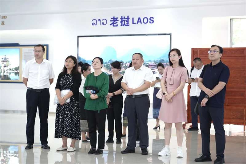 国家开发银行云南省分行调研组到华体hui会体育在老项目调研