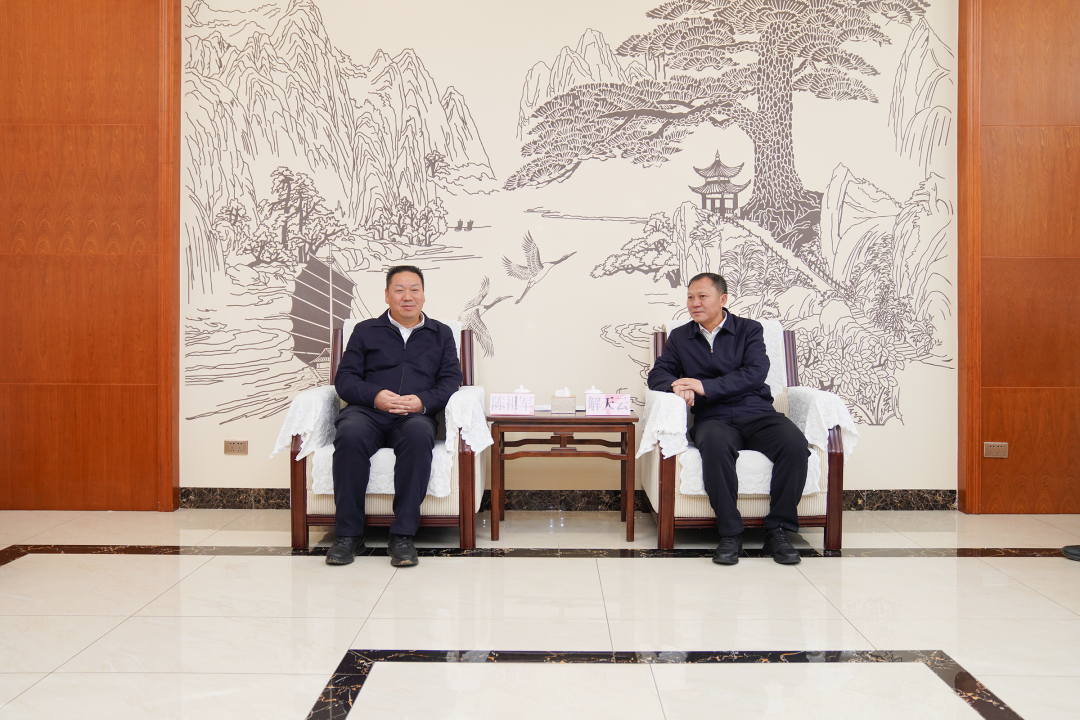 凝聚合力再出发 华体hui会体育与宣威市交流座谈